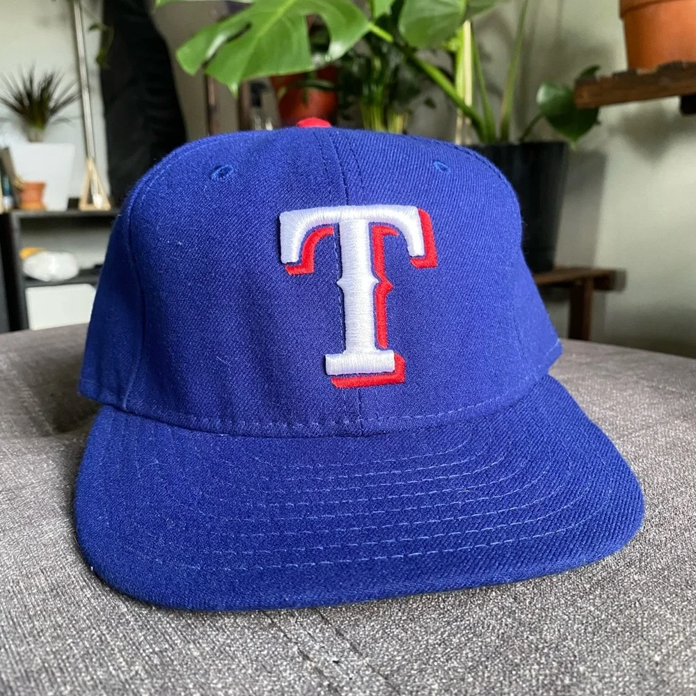 Texas Rangers hat - Picture 1 of 4